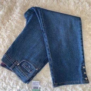 Gloria Vanderbilt capris